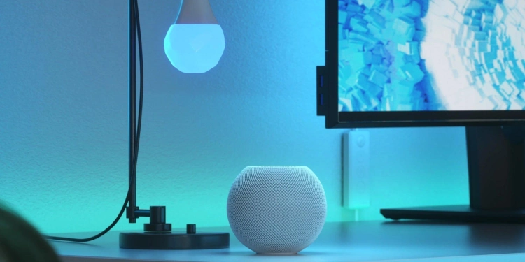 Nanoleaf bulb homepod mini lifestyle