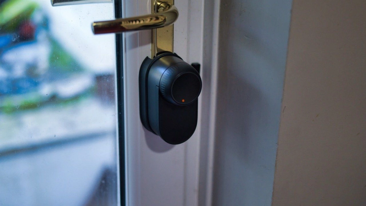 Switchbot lock ultra on door large