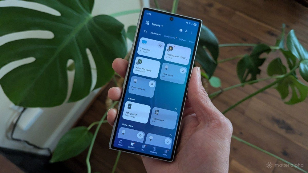 A list of devices in samsung smartthings on a galaxy z fold 6