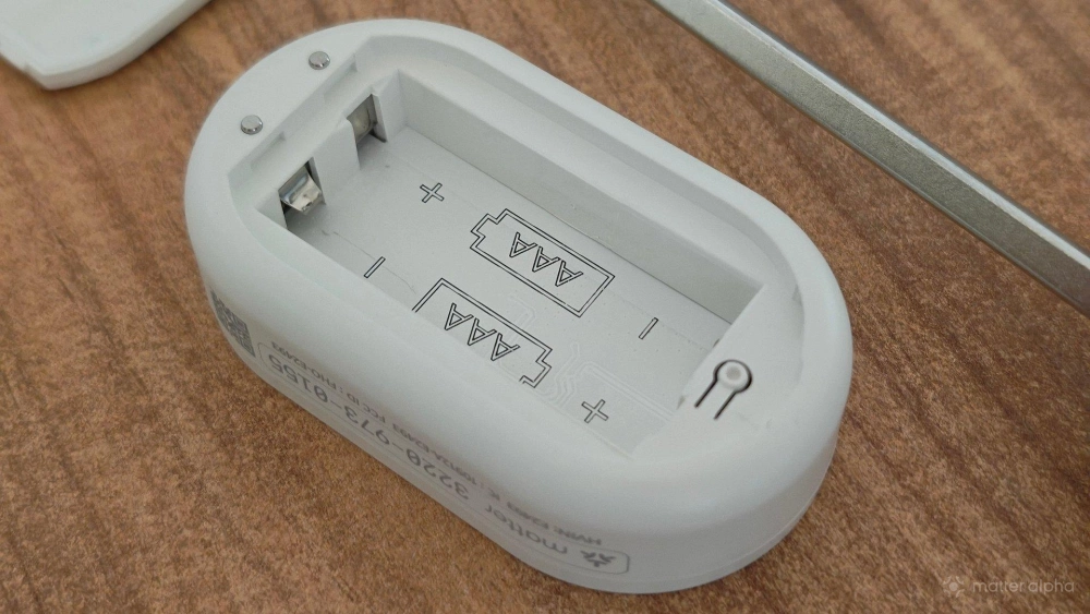 Battery compartment of an ikea klippbok water sensor