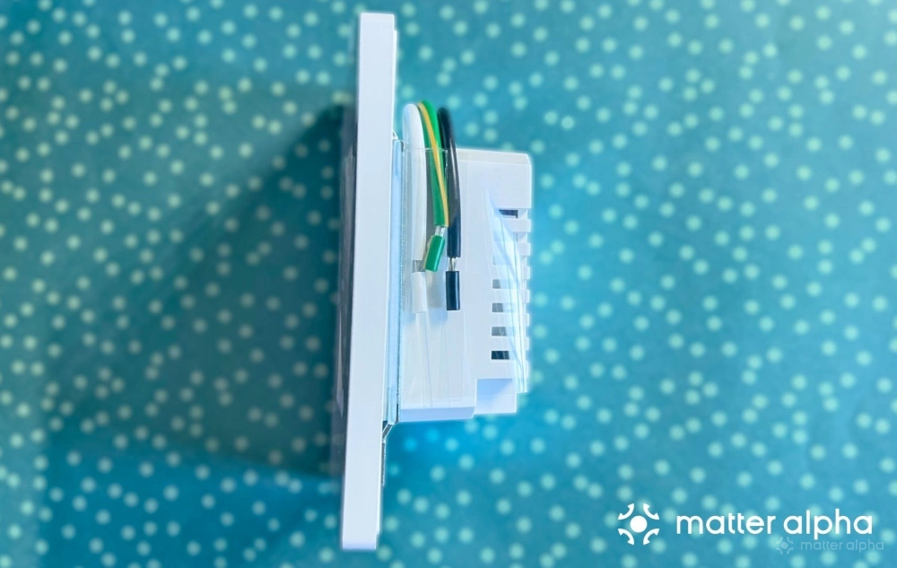 Eve energy outlet review side Eve energy outlet review side