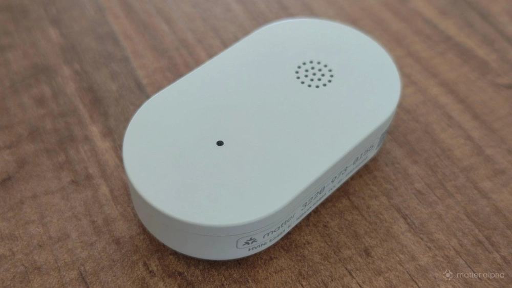 Front of an ikea klippbok water sensor