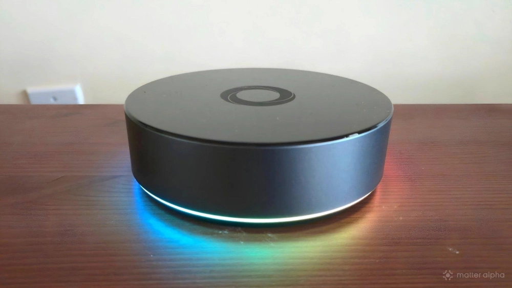 Homey pro 2026 on a wooden surface Homey pro 2026 on a wooden surface