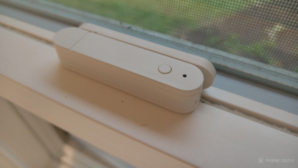 Ikea myggbett door and window sensor on a window