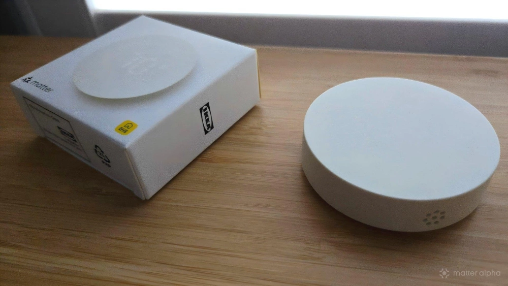 Ikea timmerflotte temperature and humidity sensor next to its box