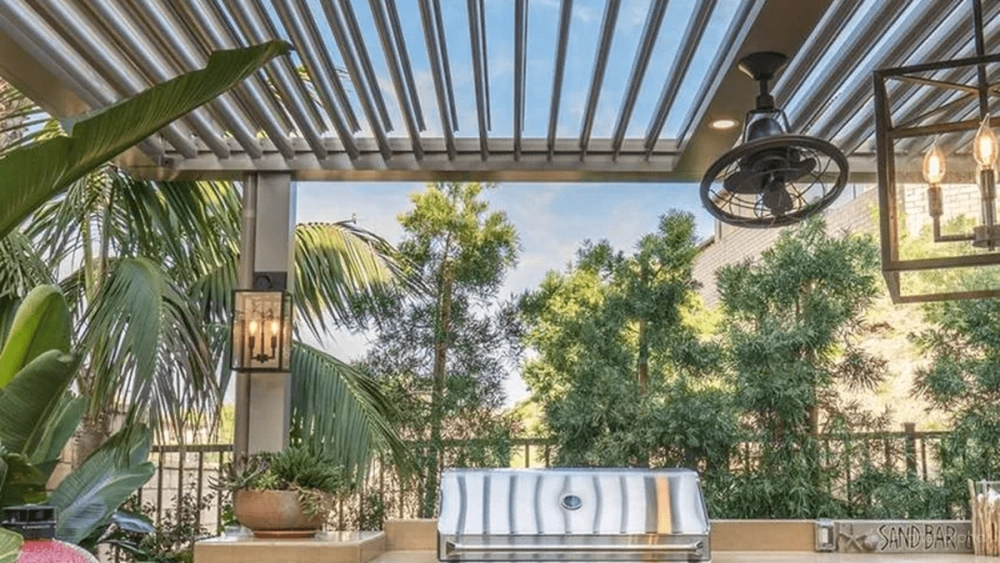 Struxure+ pergola with Matter over Thread technology Struxure+ pergola with Matter over Thread technology