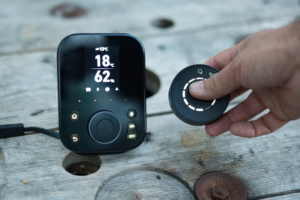 Switchbot hub 3 vs flic twist