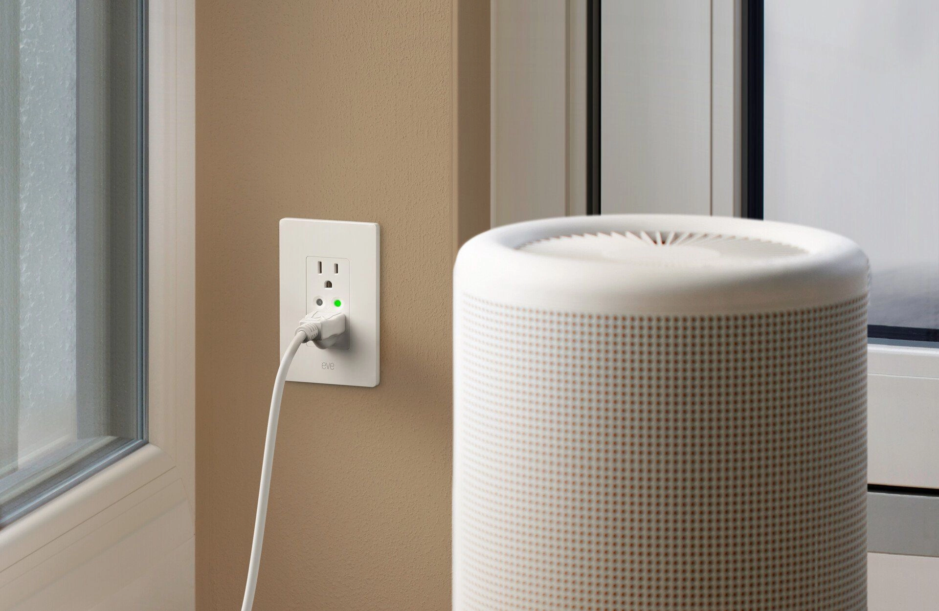 Eve energy outlet lifestyle 03