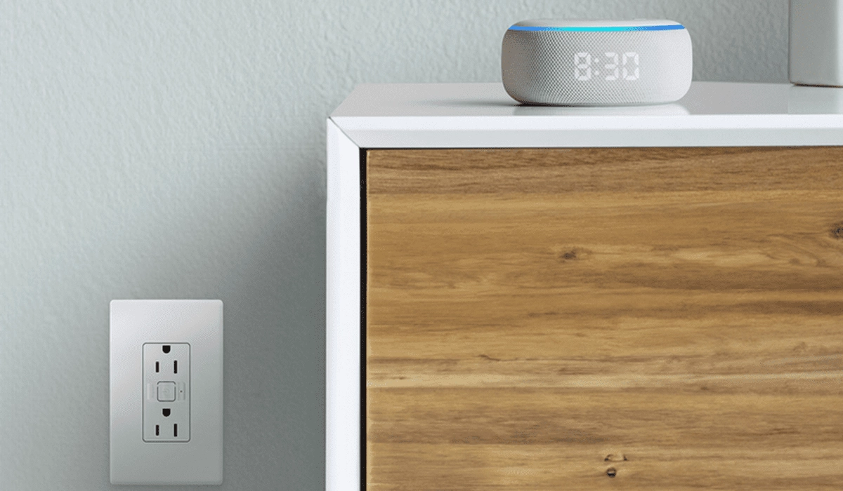 Ma legrand wallWWMRR15WH – radiant® Smart 15A Receptacle with Wi-Fi, Matter-Enabled