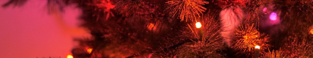 Govee xmas sparkle lights sparkles on tree featured