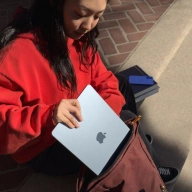 Apple macbook air lifestyle on the go 250305