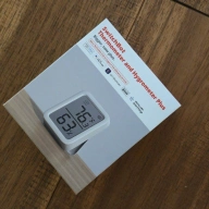 Packaging for the switchbot meter plus