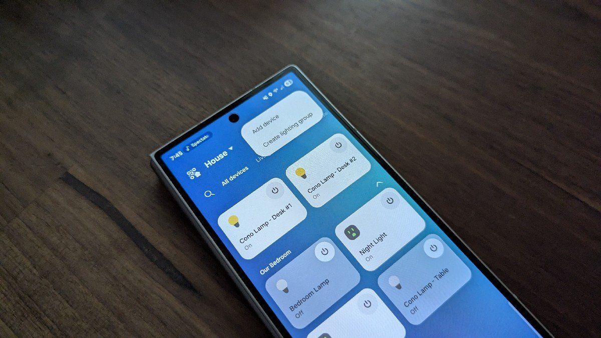 A list of devices in smartthings on a samsung galaxy z fold 6