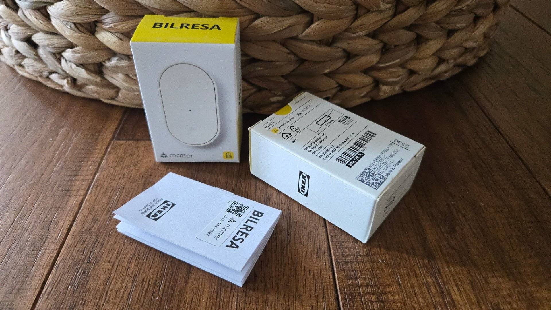 Box and manual for the ikea bilresa smart remote with dual buttons