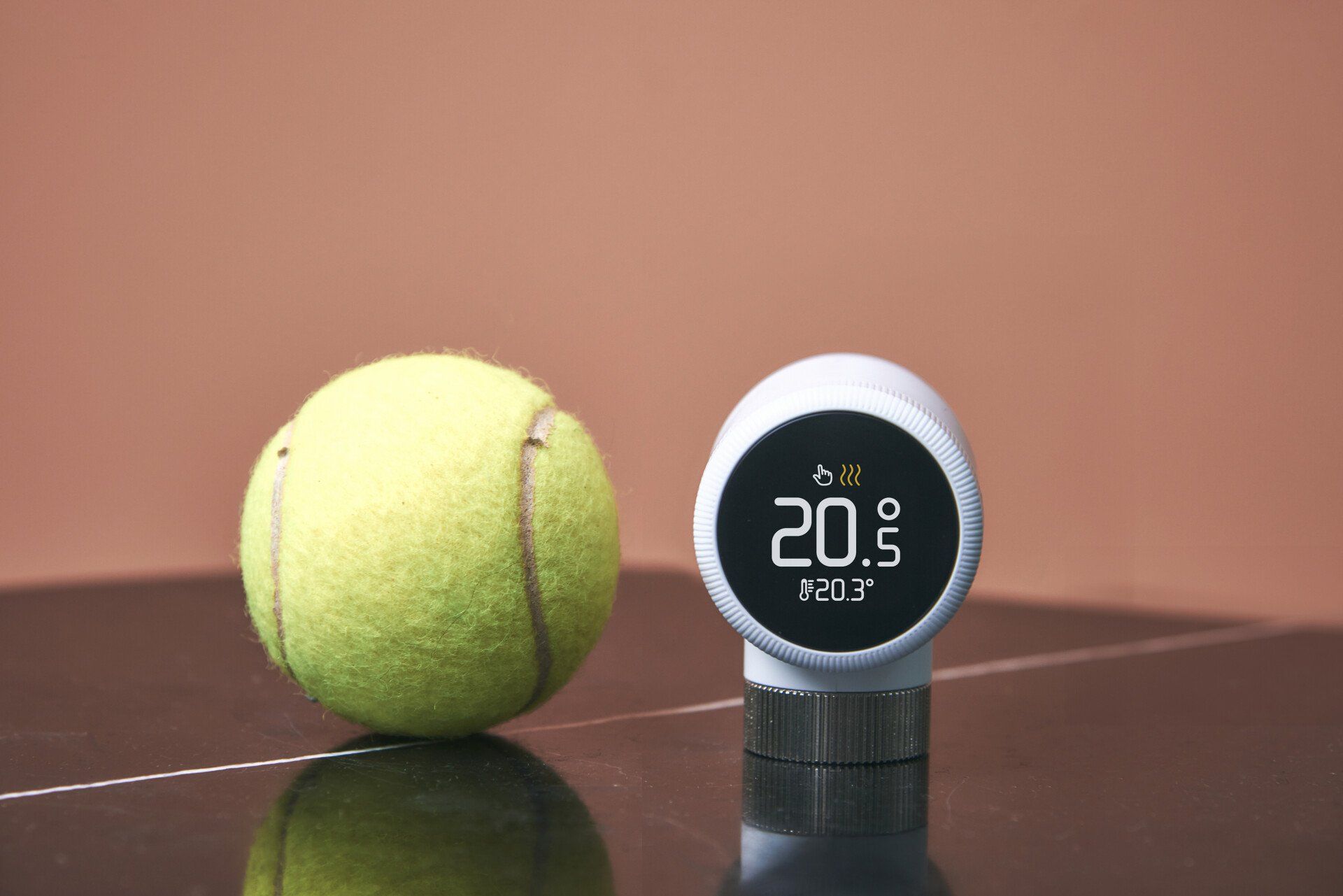 Smart radiator thermostat x comparison tennis ball lifestyle 4000x2668 0952 00